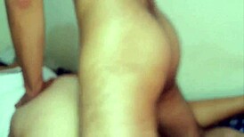 mi papa no sabe que mi nueva madrastra es una pervertida, cada noche se cuela para que la folle duro