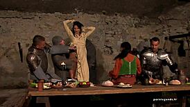 Linda Leggins, Lily Cross i Janet Joy jako jebane u dvorcu štale