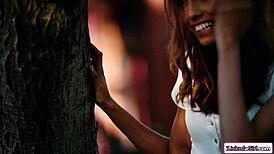 Brunette Babe Voyeurs Lesbian Neighbor To Squirt