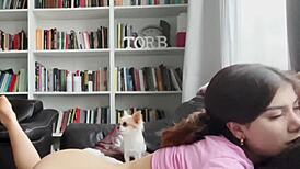 ¡Mierda! Marina Gold chupa a tipo mayor y se folla duro