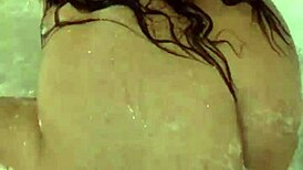 LOOK HOW I MOVE IT IN THE JACUZZI, COME DADDY LET'S HAVE FUN