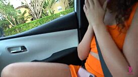 ¡Yo, mira este culo jugoso de la joven ebony 18+ Willow Ryder en la estación!