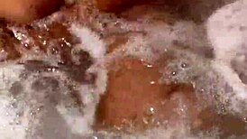 LOOK HOW I MOVE IT IN THE JACUZZI, COME DADDY LET'S HAVE FUN