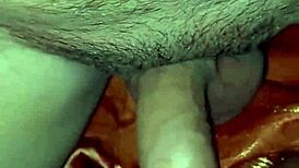 Tô lambendo a buceta deliciosa da minha esposa com tanta paixão