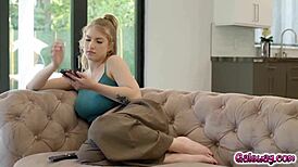 Octavia Red Introduces Cadence Lux to Lesbian Experiments