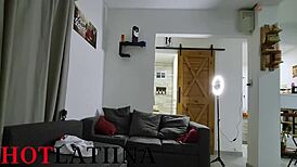 Argentinian Girl Meets A Stranger In Buenos Aires