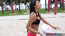 How does this little teen handle doggystyle so well?