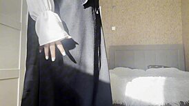 Arab milf with big ass gives jerk off instructions