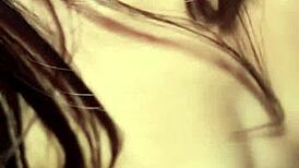 je joue avec sa bite dure vais la regretter pendant son voyage