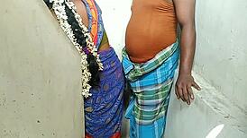 लंबे बाल वाली तमिल आंटी सर्वेंट बॉय के साथ छुपकर घूमती है