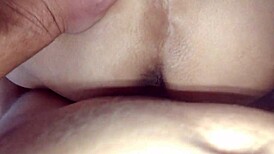 هذا الوغد نشر صورة أم زوجته عارية، دلوقتي ابن زوجها ينيكها في استمرار الفضيحة