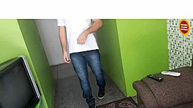 me hospedei no hotel de outra cidade pra procurar um boy