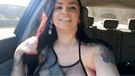 me hospedei no hotel de outra cidade pra procurar um boy