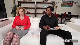 Büyük Göğüslü Milf Sara Jay Kalın Siki İşliyor