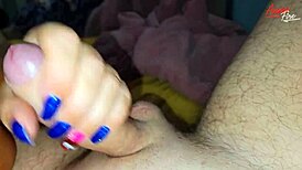 naidan äitipuoltani naiskondomissa, jumalauta kuuma!