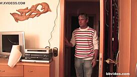 bbvideo com bisexuelle tyske milfer deler en stor kuk