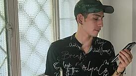 Šukám svou nájemnici na jejím kole za nájem! 😅