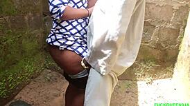 i fucking my bbw under the rain with an umbrela