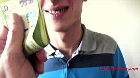 Oh putain, surpris des twinks gays latins en train de baiser sur caméra cachée... 🔥