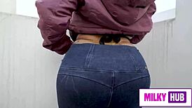 wow, penetrare quel culo grande e quelle tette enormi è fantastico!