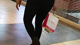 mondawmin shows off big ass in leggings at the shop