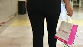 mondawmin shows off big ass in leggings at the shop