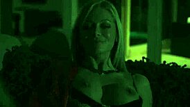 Wow, puștoaică 18+ domină mama vitregă busty cu facesitting sălbatic! Rezisti la acțiunea asta fierbinte?