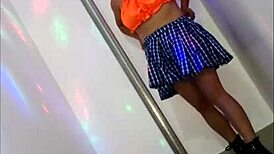 Porno Exclusivo de Estudante Latina Seduzindo Seu Professor de Inglês, Quer Aprovar da Maneira Mais Suja a Cátedra de Língua Inglesa, Porno de Estudante Dançando Sexy no Tubo