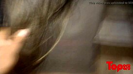 Obožuje biti sužnj v predaji