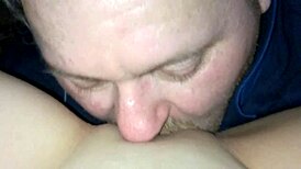 Yo, mau jilat memek latina ini di POV panas malam ini?