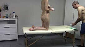 لونا بحارة بمؤخرة فقاعية تم القبض عليها في كاميرا مخفية مع ممرض تدليك فاسد