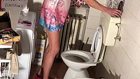 shemale masturbates during massage leading to cumshot