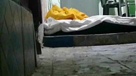 i saw this amateur chick an she knows how to menear it good