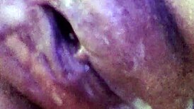 Metiendo mano a mi zorra caliente, getting her wet 😈