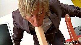 Likaista homo seksiä hunkeilla paljaspyöräilyllä ja suihinotoilla