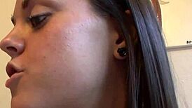 lesbo teen threesome with brunette amateurs