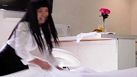 Birthday gift for VR threesome 2 redheads and a bisexual beauty