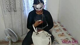 fada mel licks friend's pussy