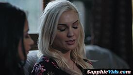 lesbijska lifecoach toyuje dupę, liże cipkę, rucha w tyłek laskę z wielkimi cyckami