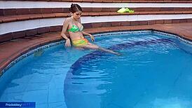 Chica Inocente Enjoys Pool Time With Stepbrother