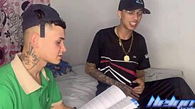 O novinho da escola aprendeu levando pirocada no cuzinho pra ficar quieto.