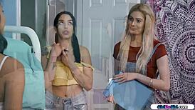 Teen facesitted by ebony on lesbicamp 😘