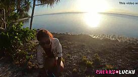 Planda mükemmel sakso yüzüne boşalma