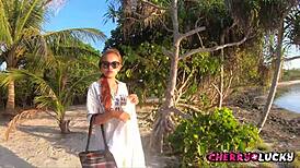 Perfect Blowjob on the Beach Cumshot