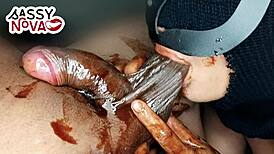 Hei iubito, uită-te la mine sug și ling bile negre cu sirop de ciocolată de Crăciun!