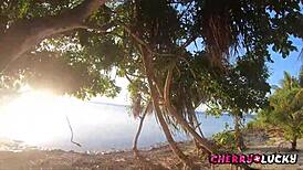 Perfect Blowjob on the Beach Cumshot