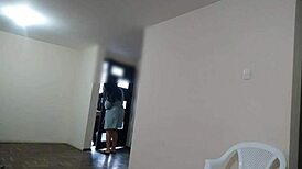 Viene el Repartidor a Mi Casa a Entregar un Pedido No Tengo Con Que Pagarle y Le Ofrezco Mi Culo Terminamos Follando en la Cocina Se Fue Bien Feliz