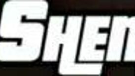 Big ass shemale yasmine fontinelly stroking her cock 😍