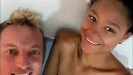 Dostáva sa šúkať veľkým kokotom