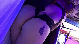 오늘 검정 속옷 입고 피부 돋보이게 몬스터 자지 딥스로트 하며 엉덩이 세게 잡힘